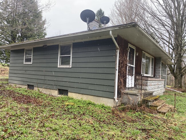 36 Gratton Hill Rd in Charleston, VT - Building Photo - Building Photo