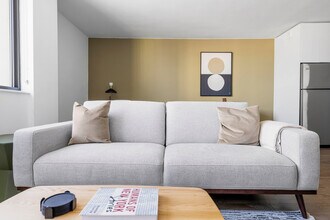 2625 N Clark St in Chicago, IL - Building Photo - Building Photo