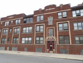 6516 S Stony Island Ave in Chicago, IL - Foto de edificio - Building Photo