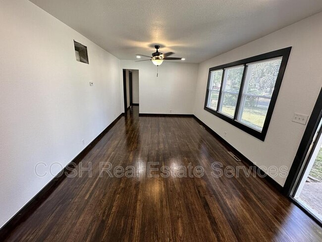 6254 N Independence St in Park City, KS - Building Photo - Building Photo