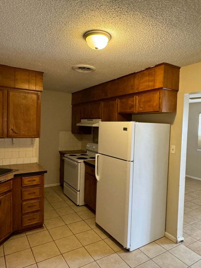 423 E Clinton St in Hobbs, NM - Building Photo - Building Photo