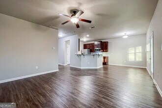 1871 Simmons Ln in Hampton, GA - Foto de edificio - Building Photo