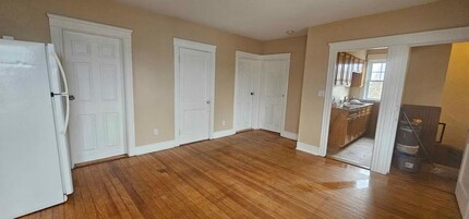 23 Whitman St in Pawtucket, RI - Foto de edificio - Building Photo