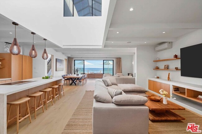 31376 Broad Beach Rd in Malibu, CA - Building Photo - Building Photo