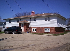 324 Irene Rd in Rochelle, IL - Foto de edificio - Building Photo