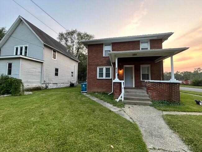 432 Washington Ave S in Battle Creek, MI - Foto de edificio - Building Photo