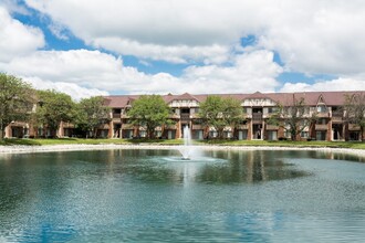 Scarborough Lake Apartments in Indianapolis, IN - Building Photo - Building Photo