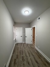 931 W 34th Pl, Unit 1 in Chicago, IL - Building Photo - Building Photo