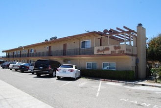 Doolittle Apartments in San Leandro, CA - Building Photo - Building Photo