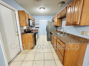 10118 Rainbow Bend in San Antonio, TX - Building Photo - Building Photo