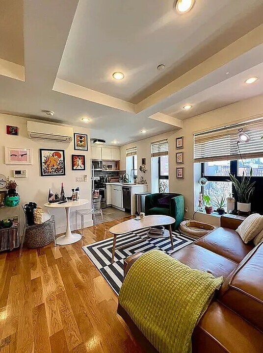 766 Lafayette Ave, Unit 2B in Brooklyn, NY - Building Photo