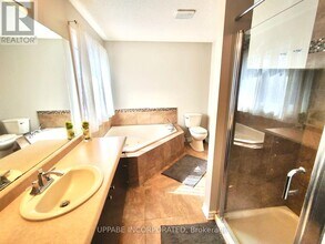 1148 Meadowcroft Crescent in Ottawa, ON - Building Photo - Building Photo