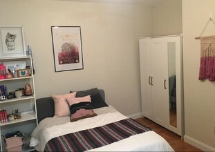 288 Beacon St, Unit 1 in Somerville, MA - Building Photo - Building Photo