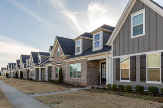 Gardens of Three Rivers in Murfreesboro, TN - Building Photo - Building Photo