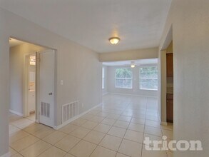 2529 Brentwood Dr in Clearwater, FL - Foto de edificio - Building Photo