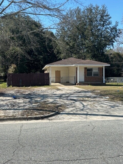 1313 Mobile Ave in Albany, GA - Building Photo