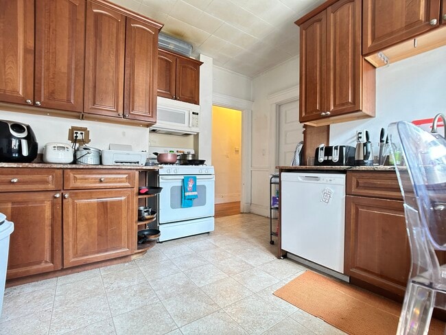 property at 324 Faneuil St