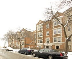 1029-1051 W NorthShore Ave Apartments