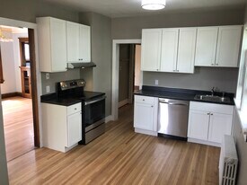 1624 E 5th St in Duluth, MN - Building Photo