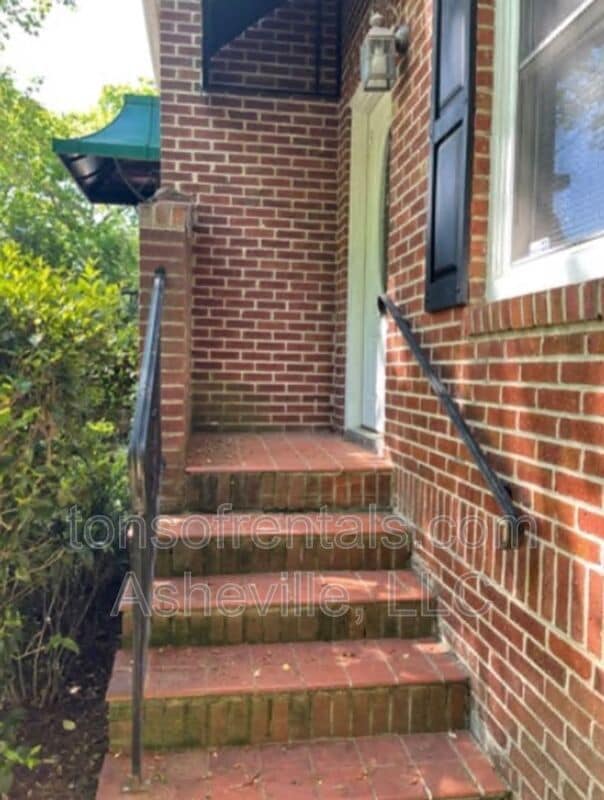 1316 Hyman Ave in Hendersonville, NC - Building Photo - Building Photo