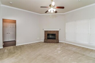 1309 Vistawood Dr in Mansfield, TX - Foto de edificio - Building Photo