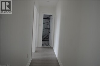 2224 Kingston Rd in Toronto, ON - Building Photo - Building Photo