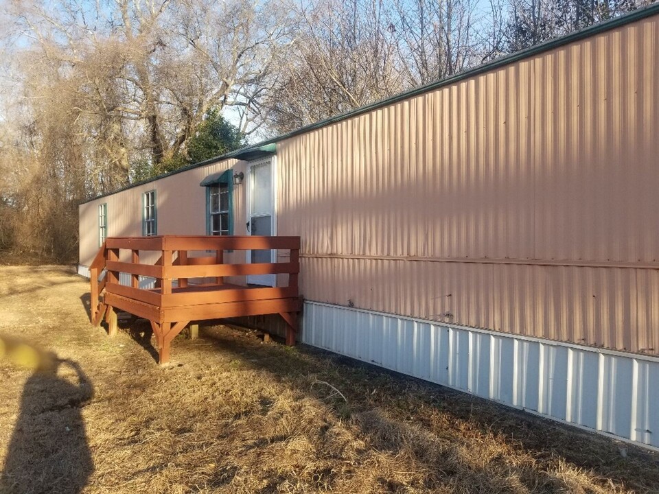 425 Riverbend Rd in Goldsboro, NC - Building Photo