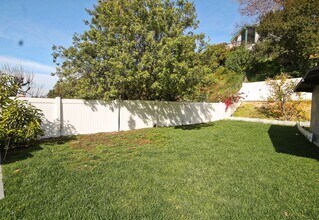 3478 Woodcliff Rd in Los Angeles, CA - Building Photo - Building Photo