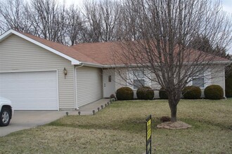 5205 Gasconade Dr in Columbia, MO - Foto de edificio - Building Photo