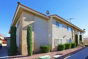 4715 Vegas Valley Dr in Las Vegas, NV - Foto de edificio - Building Photo