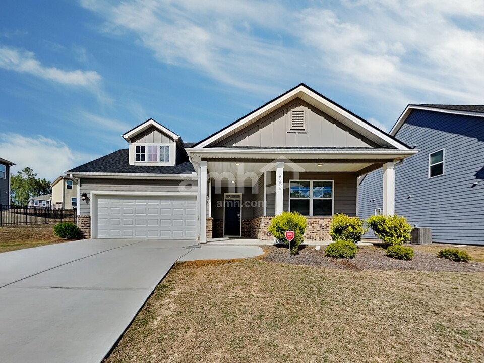 2854 Chapel Hill Rd in Douglasville, GA - Building Photo