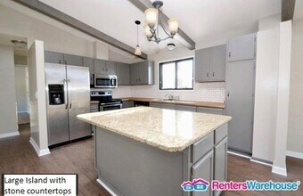 14264 Golf View Dr in Eden Prairie, MN - Building Photo - Building Photo