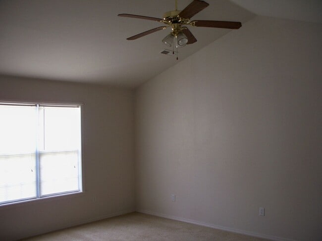 161 Woodland Dr N in Branson, MO - Building Photo - Building Photo