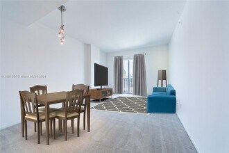 10 Aragon Ave, Unit 1513 in Coral Gables, FL - Building Photo - Building Photo