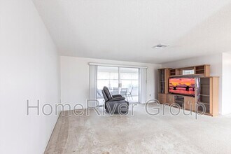 6860 Kenwood Dr in North Port, FL - Building Photo - Building Photo