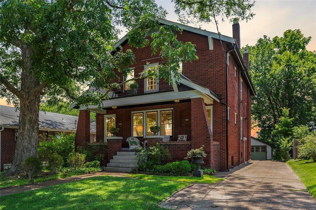 7228 Zephyr Pl in Maplewood, MO - Foto de edificio