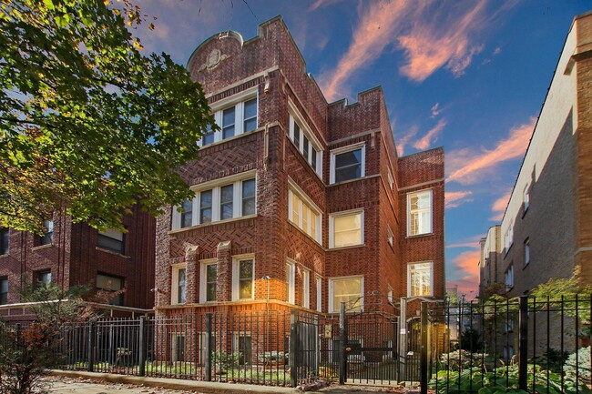 7708 N Ashland Ave, Unit #1 in Chicago, IL - Foto de edificio - Building Photo