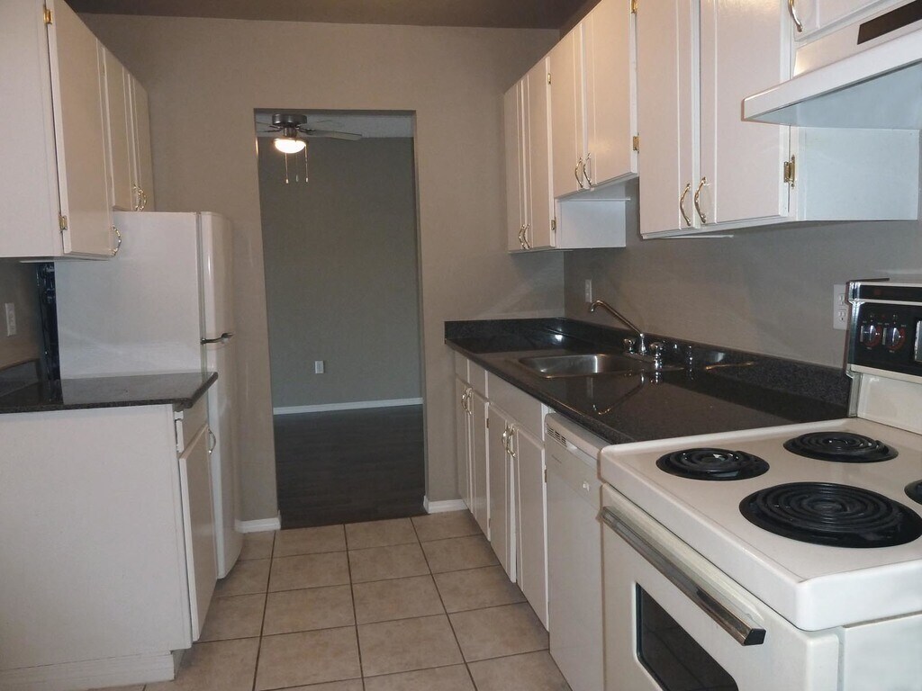 Imperial Parkside Apartments Surrey, BC Apartments For Rent