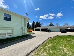 Chester Estates in Rochester, MN - Building Photo - Building Photo