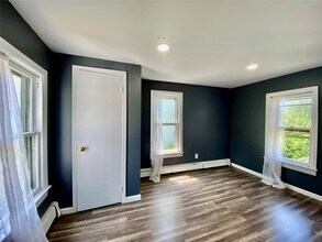 427 4th St in Greenport, NY - Building Photo - Building Photo