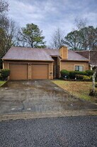1580 Burnstone Dr in Stone Mountain, GA - Building Photo