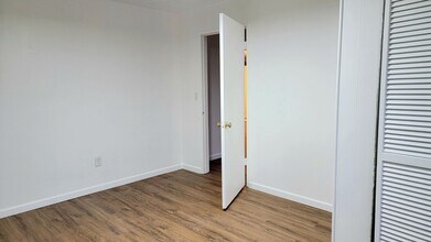 12747 NE Holladay St in Portland, OR - Building Photo - Building Photo