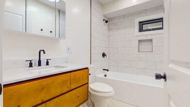 13 Clark Ave, Unit 13 Clark Unit 2 NO FEE in Chelsea, MA - Building Photo - Building Photo