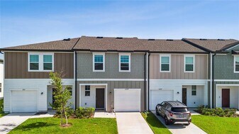 6359 Kay Morgan Ln in Gibsonton, FL - Building Photo
