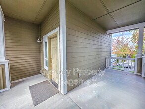 2018 17th Ave NE in Issaquah, WA - Building Photo - Building Photo