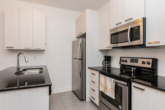 3505 Rue De Bullion in Montréal, QC - Building Photo - Building Photo