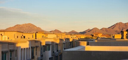 7423 E Paraiso Dr in Scottsdale, AZ - Foto de edificio - Building Photo