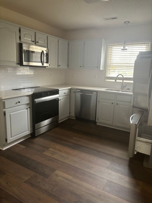 110 Hidden Creek Cir