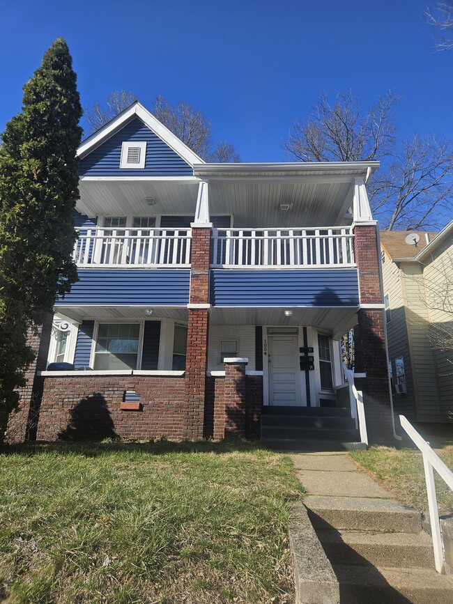 1054 W 31st St, Unit Beautiful 2bed, 1bath