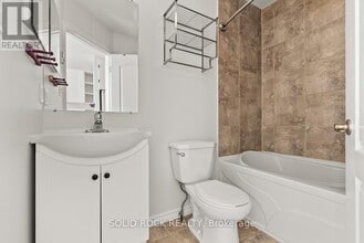 26 Ettrick Crescent in Ottawa, ON - Building Photo - Building Photo